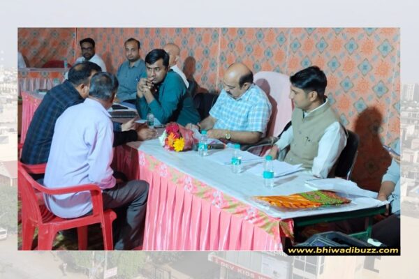 कलेक्टर किशोर कुमार ने ततारपुर में रात्रि चौपाल का आयोजन किया, गांव वासियों ने समस्या को प्रस्तुत किया भिवाड़ी ततारपुर न्यूज़